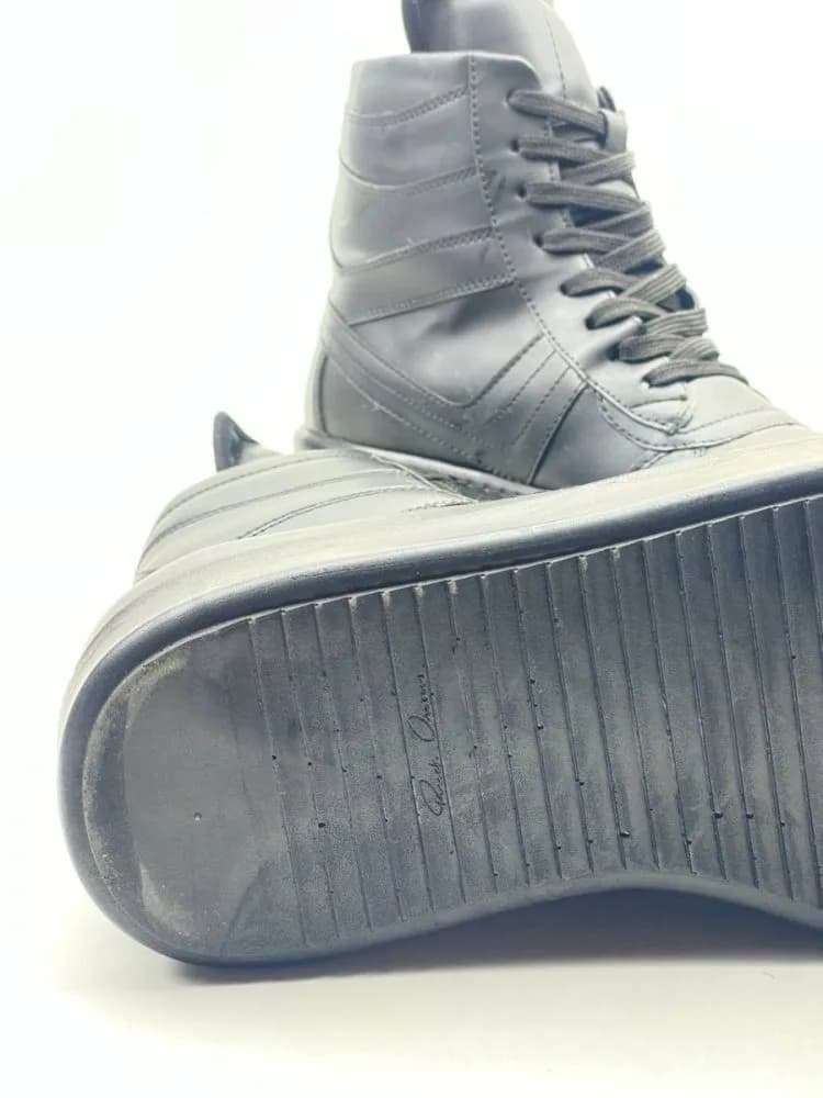 بوت ریک اونز RICK OWENS کد 3305 چرم مشکی مات زیره مشکی یکدست — تصویر ۴