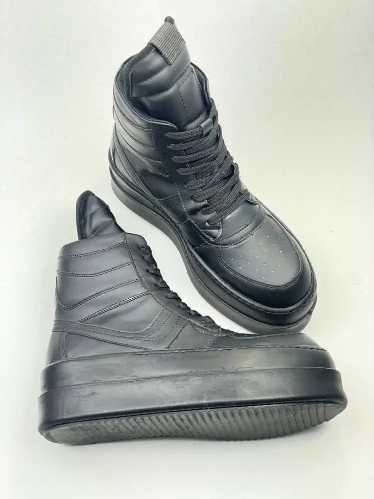 بوت ریک اونز RICK OWENS کد 3305 چرم مشکی مات زیره مشکی یکدست — تصویر ۳