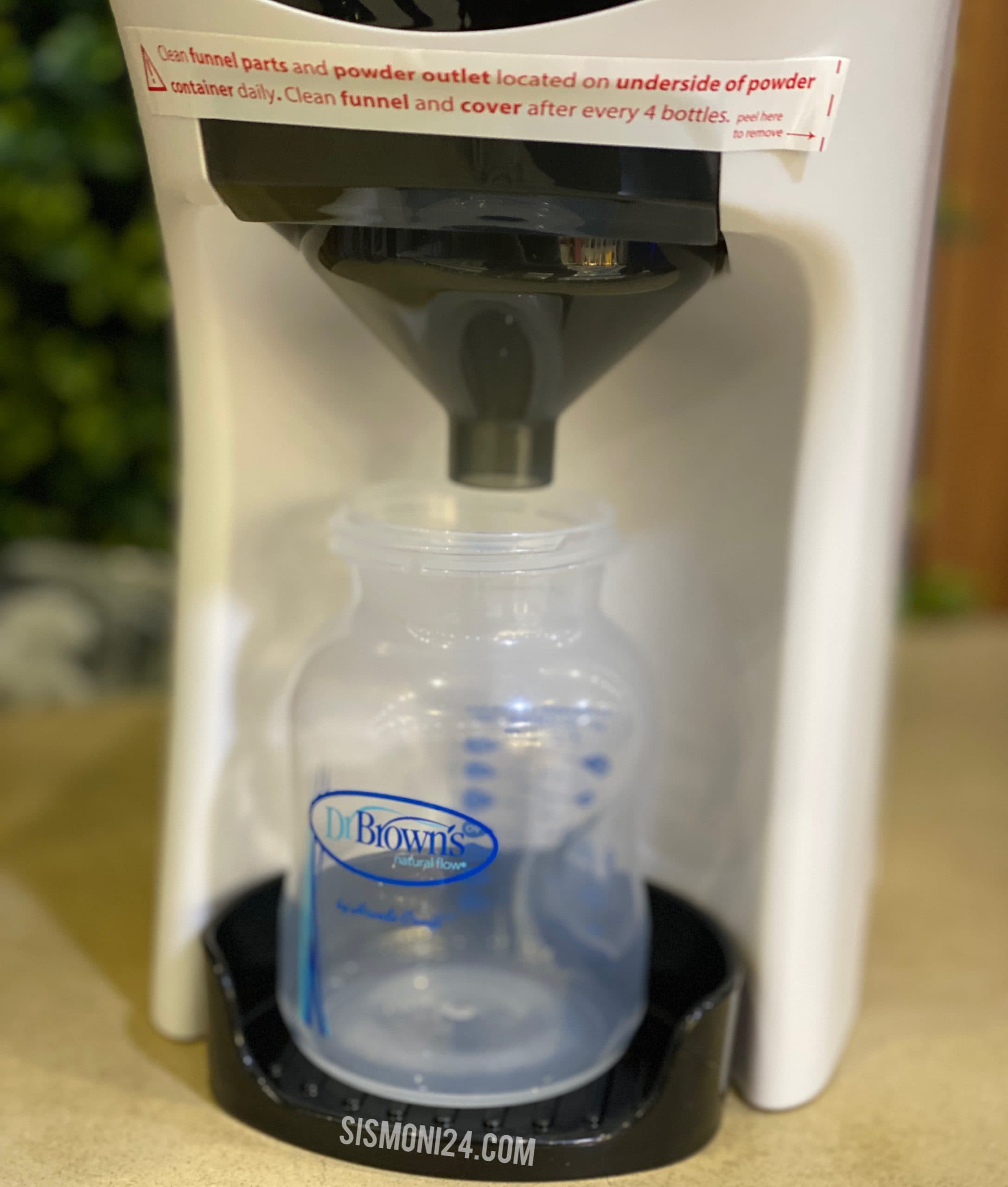دستگاه شیرساز بیبی برزا Baby Brezza مدل Formula Pro mini — تصویر ۴