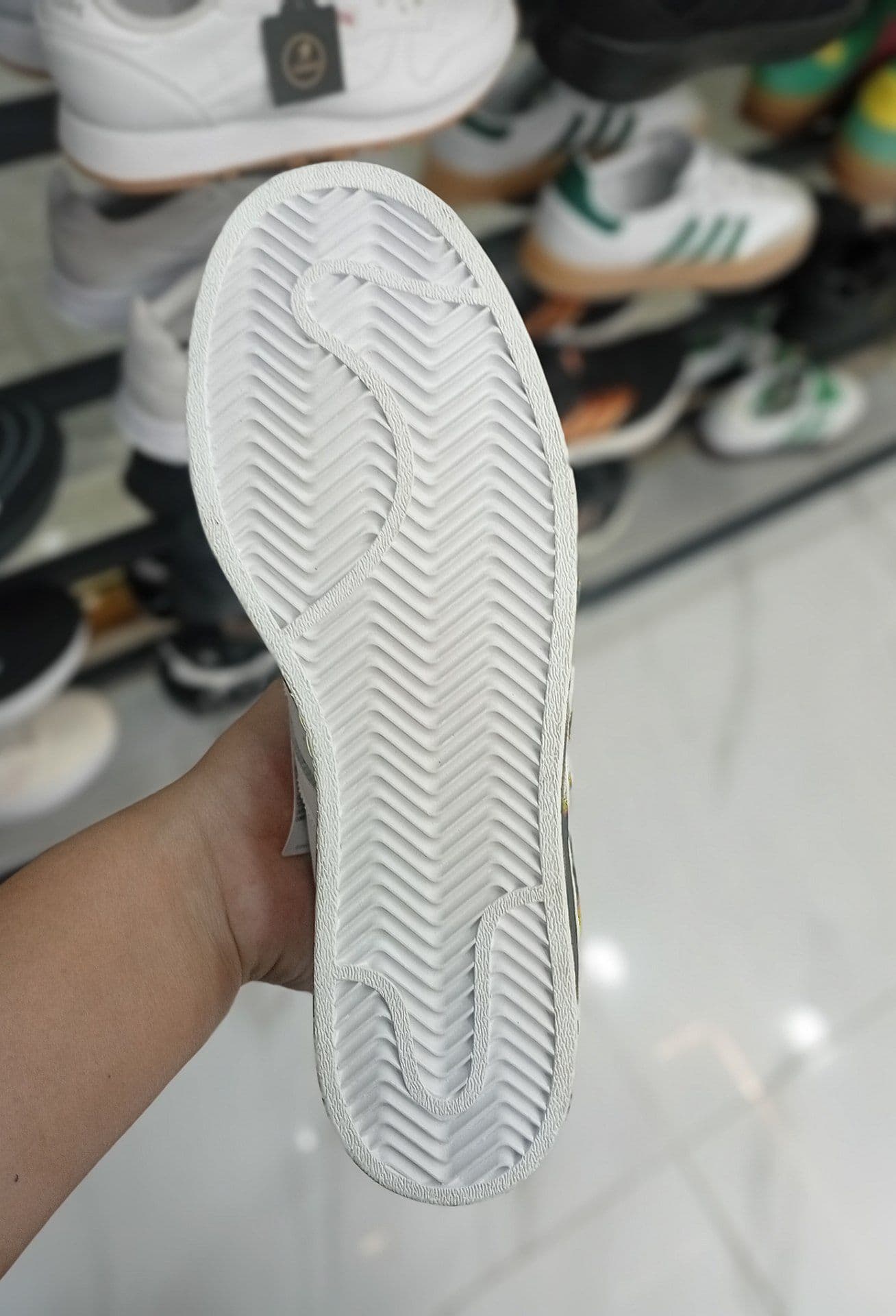 کتونی زنانه adidas مدل Pride Superstar PV — تصویر ۵