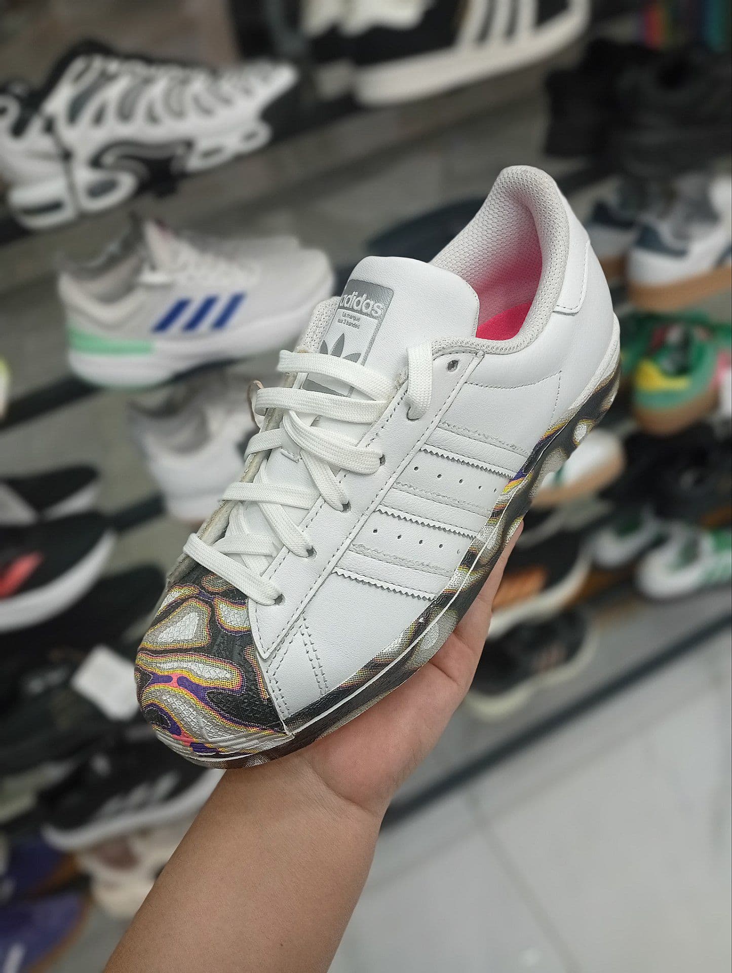 کتونی زنانه adidas مدل Pride Superstar PV — تصویر ۴
