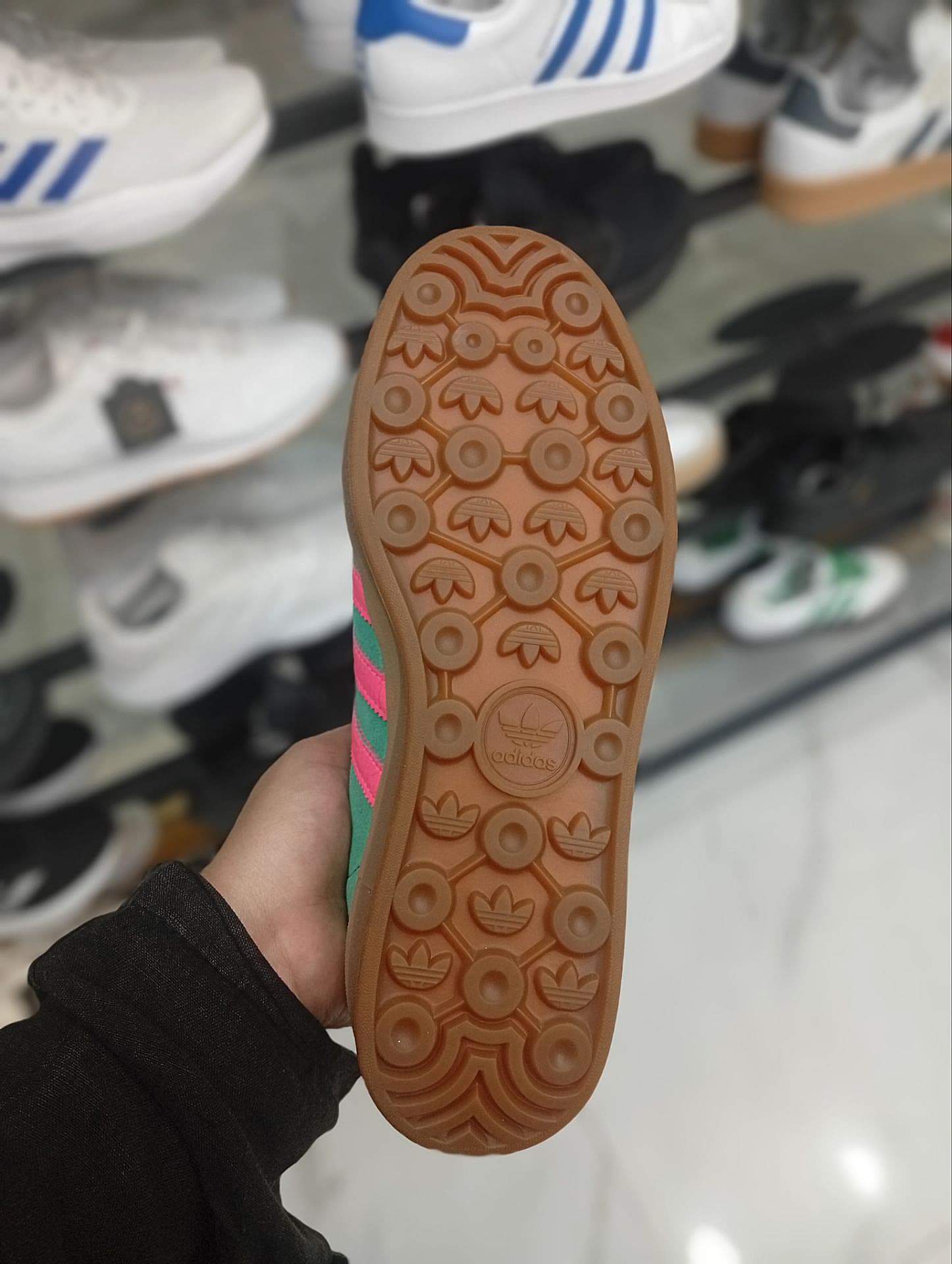 کتونی زنانه adidas مدل Gazelle — تصویر ۵
