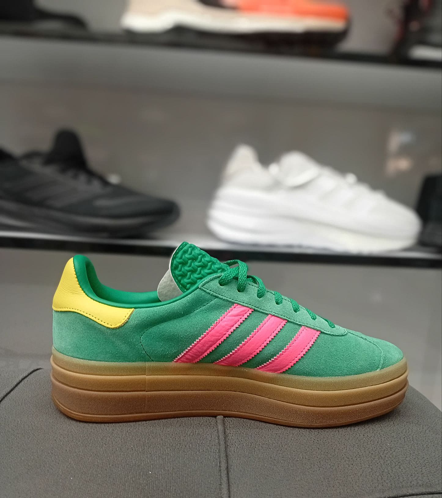 کتونی زنانه adidas مدل Gazelle — تصویر ۲