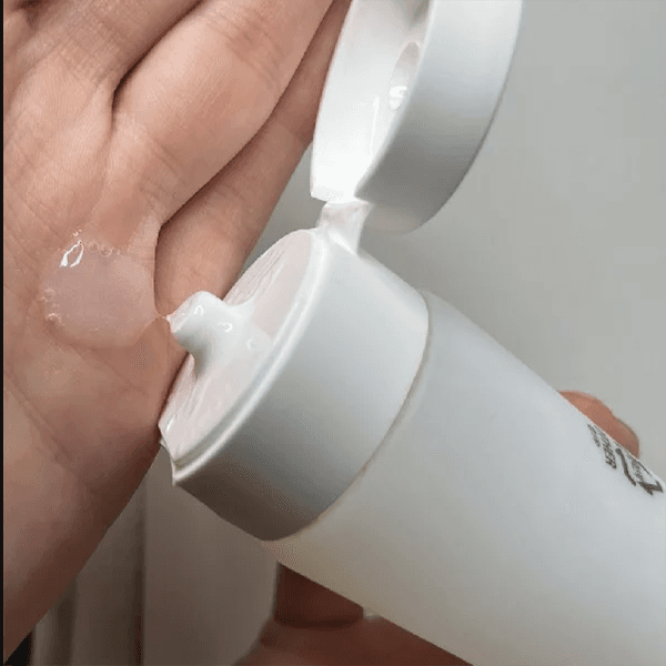فوم ژل شستشو و روشن کننده Centella مدل Skin 1004 — تصویر ۴