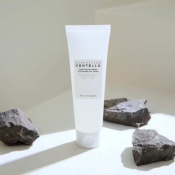 فوم ژل شستشو و روشن کننده Centella مدل Skin 1004
