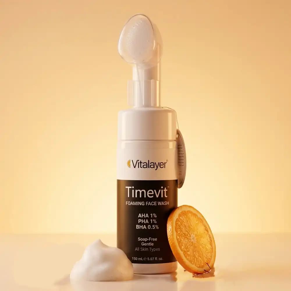 فوم شستشوی صورت براش دار ویتالایر (Vitalayer) مدل لایه‌بردار تایم ویت (Timevit) انواع پوست حجم ۱۵۰ میلی لیتری — تصویر ۲