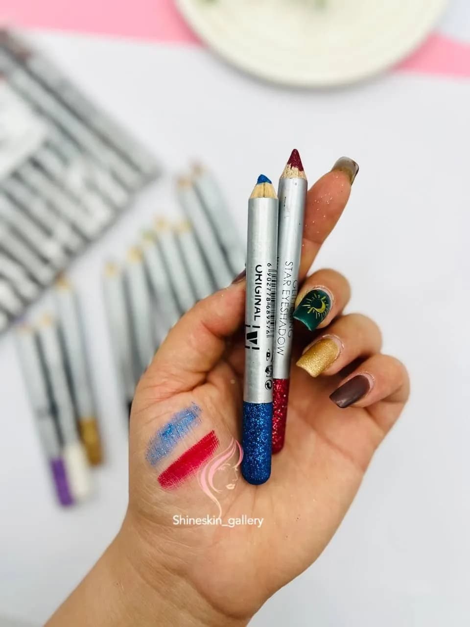 مداد چشم، خط چشم رنگی شاین دار — تصویر ۳
