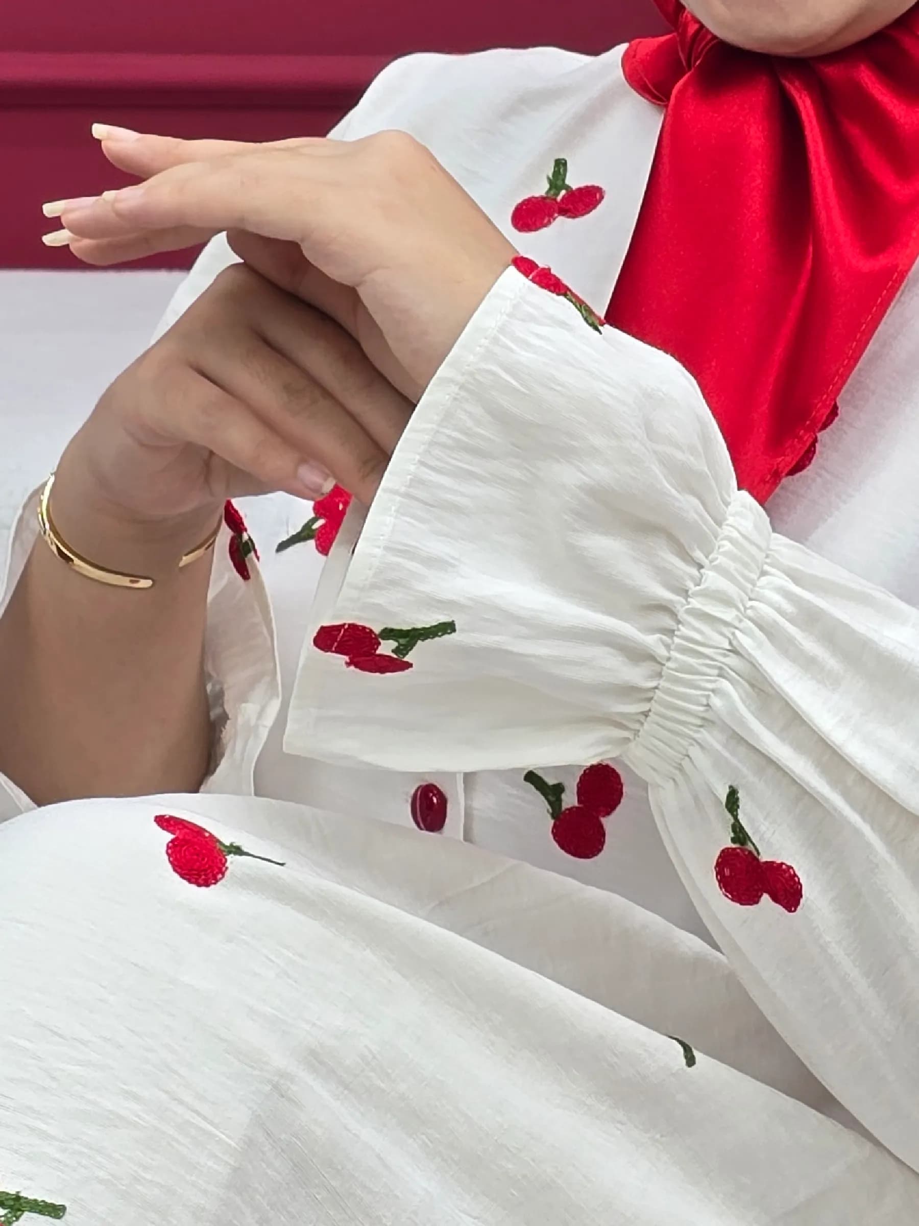 پیراهن سفید با گلدوزی گیلاس کد ws58 — تصویر ۷