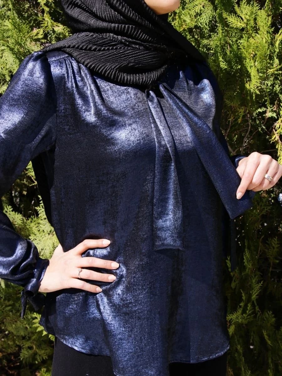 شومیز لیان طرح کراوات سرمه ای — تصویر ۲