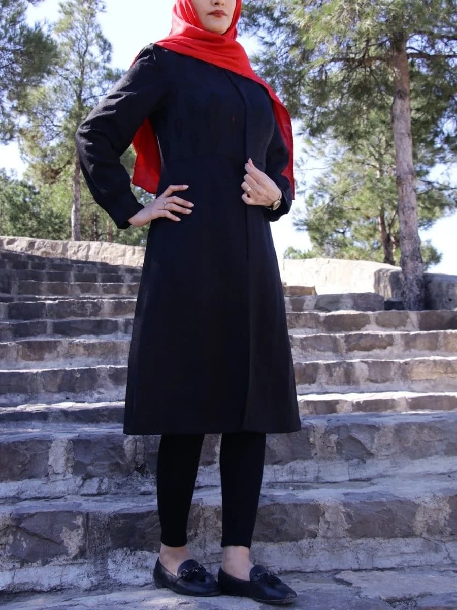 مانتو پردیس مشکی — تصویر ۲