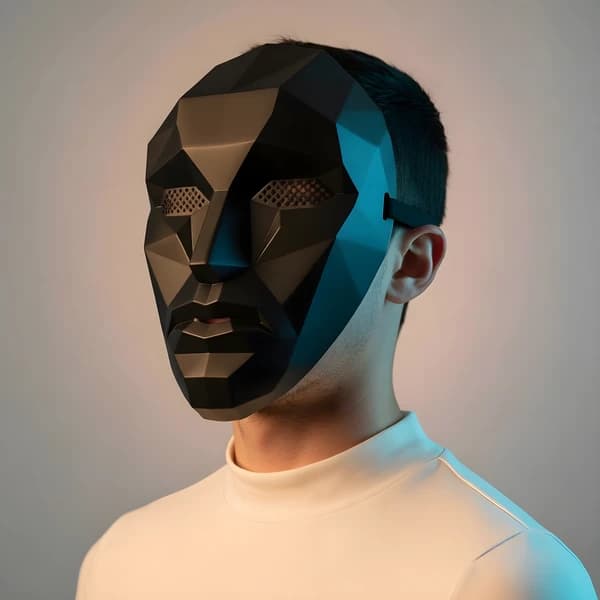 ماسک رئیس اسکویید گیم مشکی — تصویر ۵