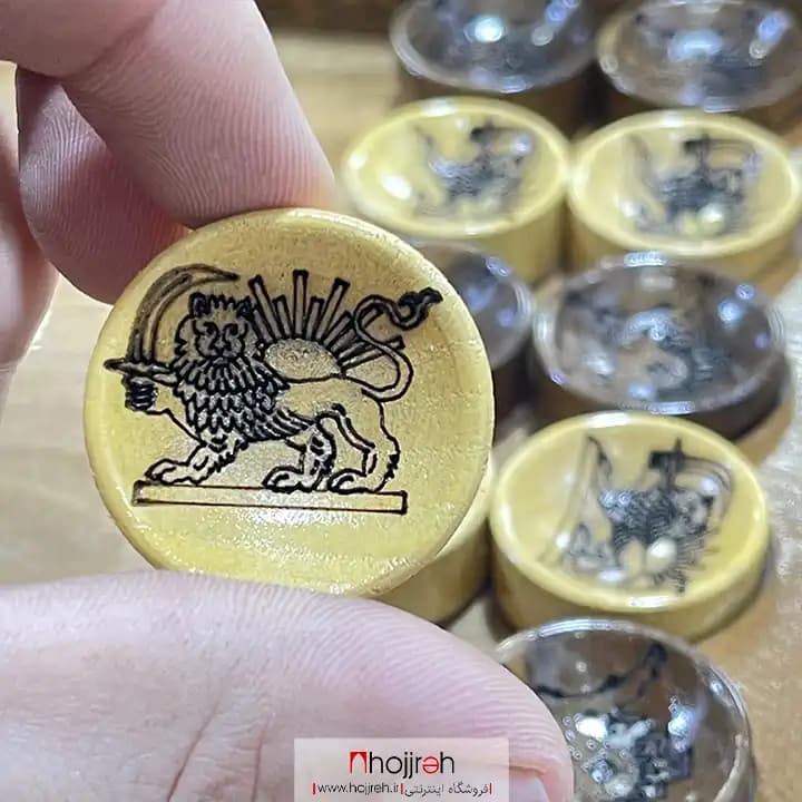 مهره تخته نرد حکاکی شیر و تاج قطر 3 سانت کد TNS72 — تصویر ۲