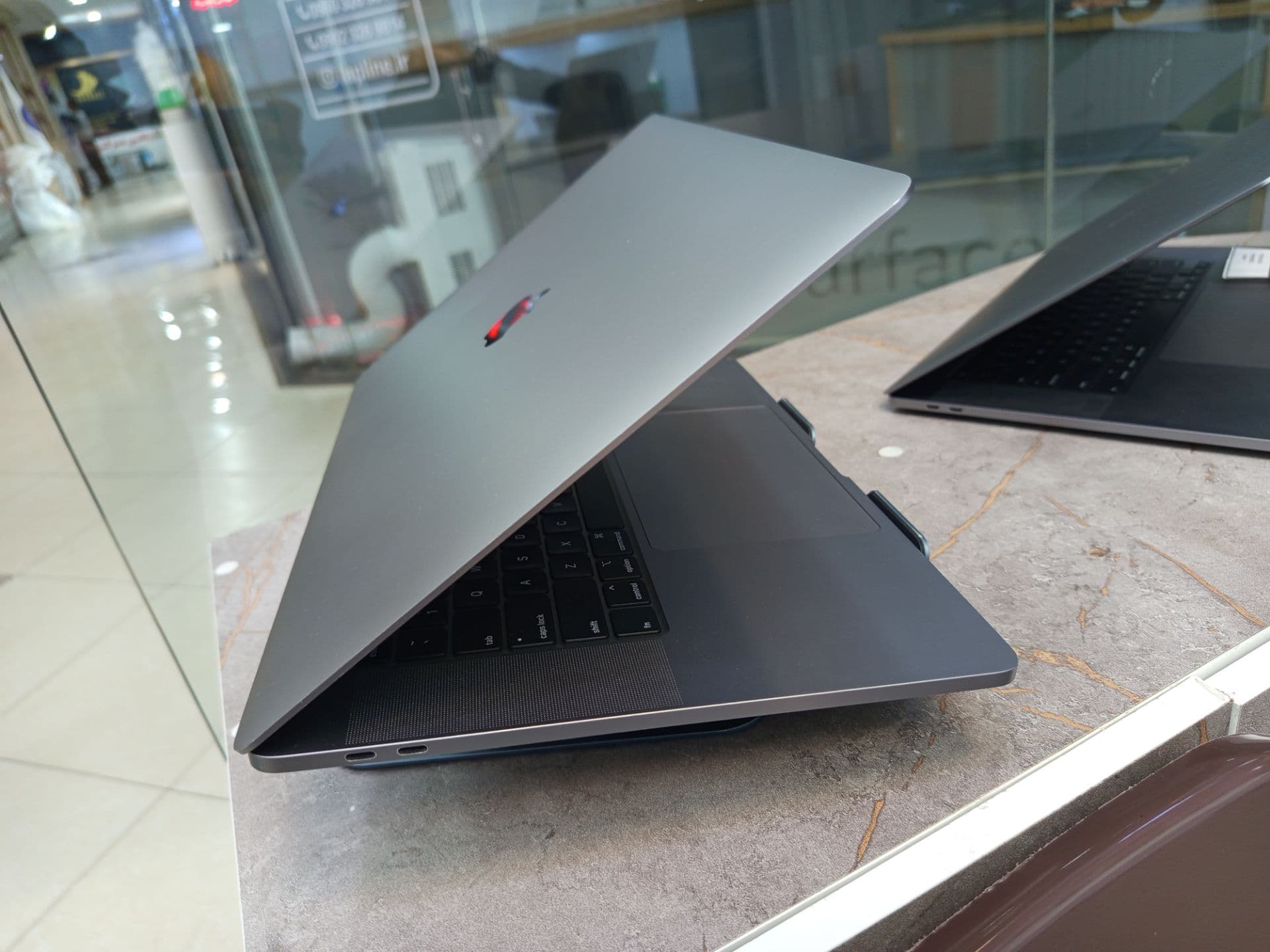 APPLE MACBOOK PRP 2019| I9-2019 | 32GB | 1TBSSD | 4GB RETINA PRO 560 X | 16,1 2K RETINA — تصویر ۴