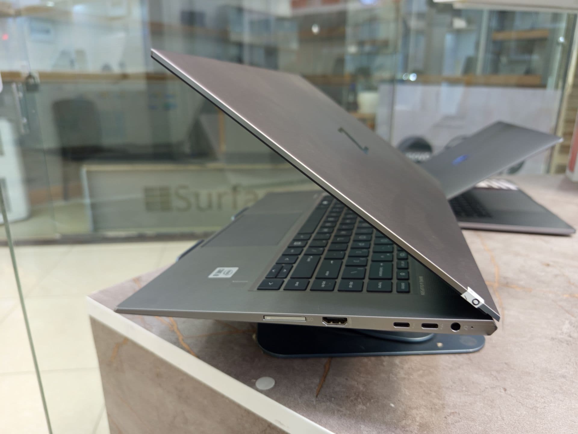 HP ZBOOK STUDIO G7 | I9-10885H | 32GB DDR4 | 512SSD | 4GB QUDRO T2000 | 15,6 4K TOUCH — تصویر ۳