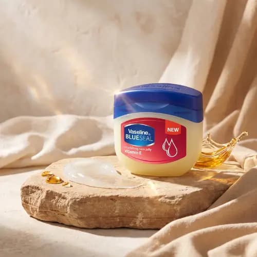 وازلین مرطوب‌کننده بلوسیل مدل Vitamin E Nourishing — تصویر ۳