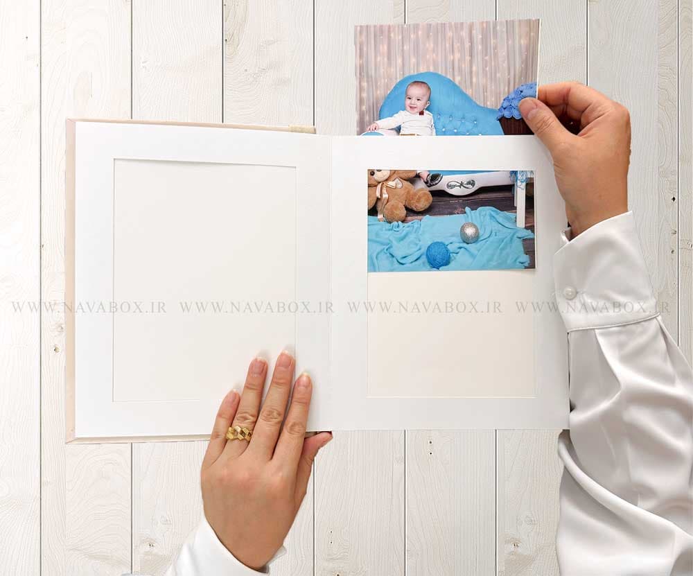 آلبوم عکس فریم ‌دار ۴۰ عکسی 21×16 طرح دختربچه زیبا و قاصدک — تصویر ۴