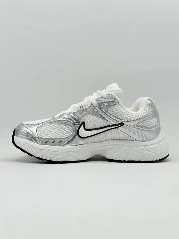 کفش نایک وی فایو زنانه سفید نقره ای women’s nike V5 shoes white silver — تصویر ۴
