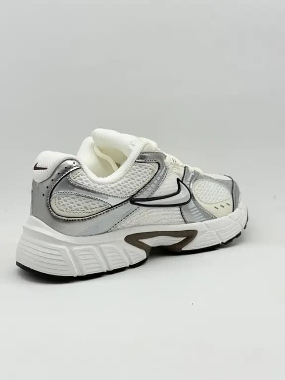 کفش نایک وی فایو زنانه کرم خاکستری women’s nike V5 shoes cream grey — تصویر ۴