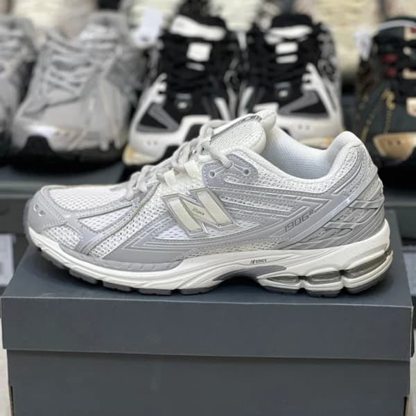 کفش نیوبالانس 1906R طوسی روشن / سفید New Balance 1906R Shadow Grey Magnet JD Sports Exclusive M1906RJM — تصویر ۲