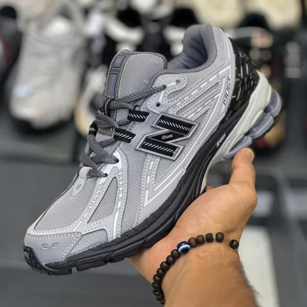 کفش نیوبالانس 1906R طوسی روشن مشکی New Balance 1906R Castlerock Rain Cloud M1906RLG