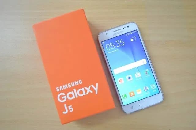 جعبه کارتن گوشی سامسونگ گلکسی j5 2015