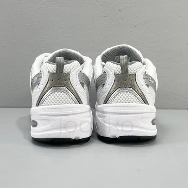 کفش نیوبالانس نقره ای سفید متالیک New Balance 530 White Silver Metallic — تصویر ۵