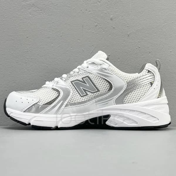 کفش نیوبالانس نقره ای سفید متالیک New Balance 530 White Silver Metallic — تصویر ۲