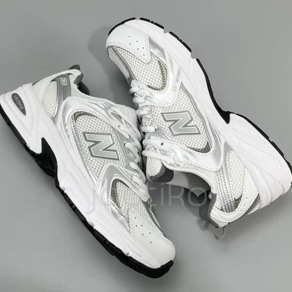 کفش نیوبالانس نقره ای سفید متالیک New Balance 530 White Silver Metallic — تصویر ۳