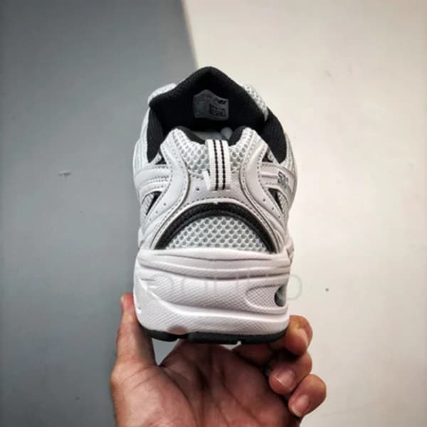 کفش نیوبالانس سفید مشکی New Balance 530 White Black Details — تصویر ۳