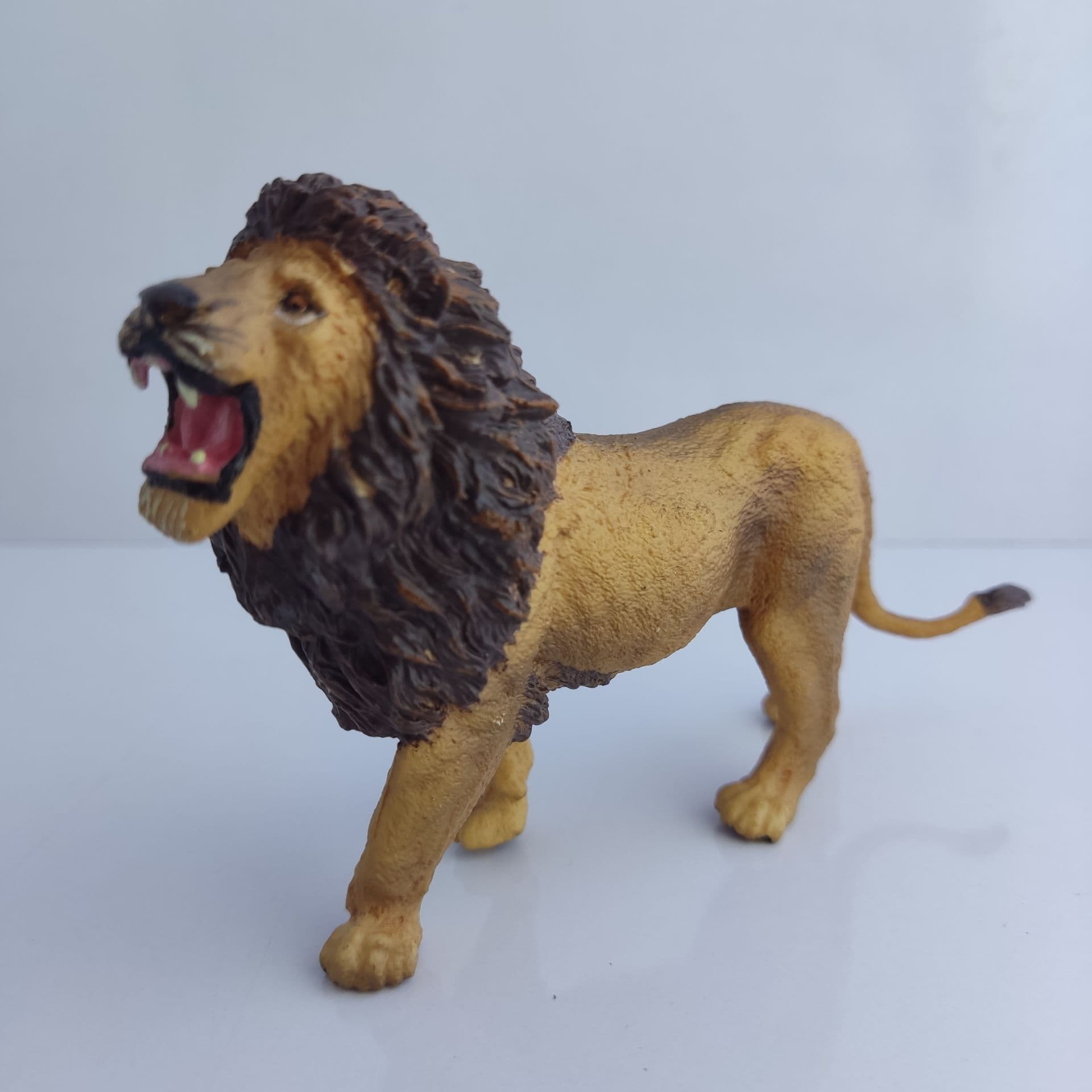 فیگور شیر نر در حال حرکت ارتفاع 8 سانتی متر کد 779 — تصویر ۲