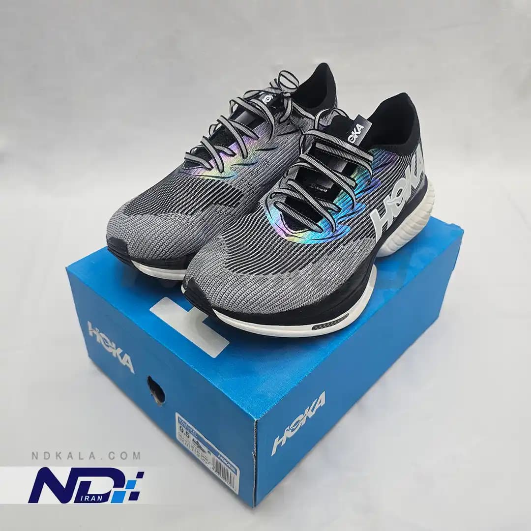 کتونی تخصصی رانینگ هوکا مدل HOKA Cielo X1 مجهز به صفحه کربن و فوم سوپرکریپتیک PEBA با جعبه بارکد دار (رنگ طوسی مشکی زیره سفید) — تصویر ۸