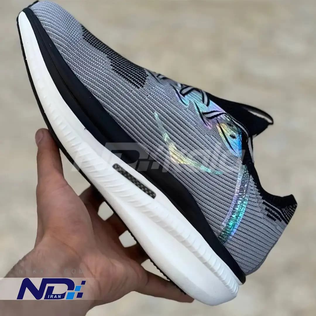 کتونی تخصصی رانینگ هوکا مدل HOKA Cielo X1 مجهز به صفحه کربن و فوم سوپرکریپتیک PEBA با جعبه بارکد دار (رنگ طوسی مشکی زیره سفید) — تصویر ۴