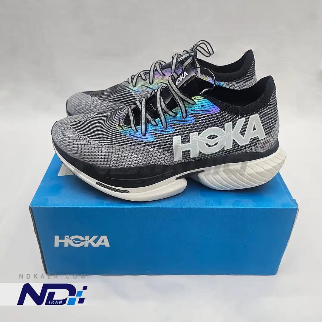 کتونی تخصصی رانینگ هوکا مدل HOKA Cielo X1 مجهز به صفحه کربن و فوم سوپرکریپتیک PEBA با جعبه بارکد دار (رنگ طوسی مشکی زیره سفید) — تصویر ۷