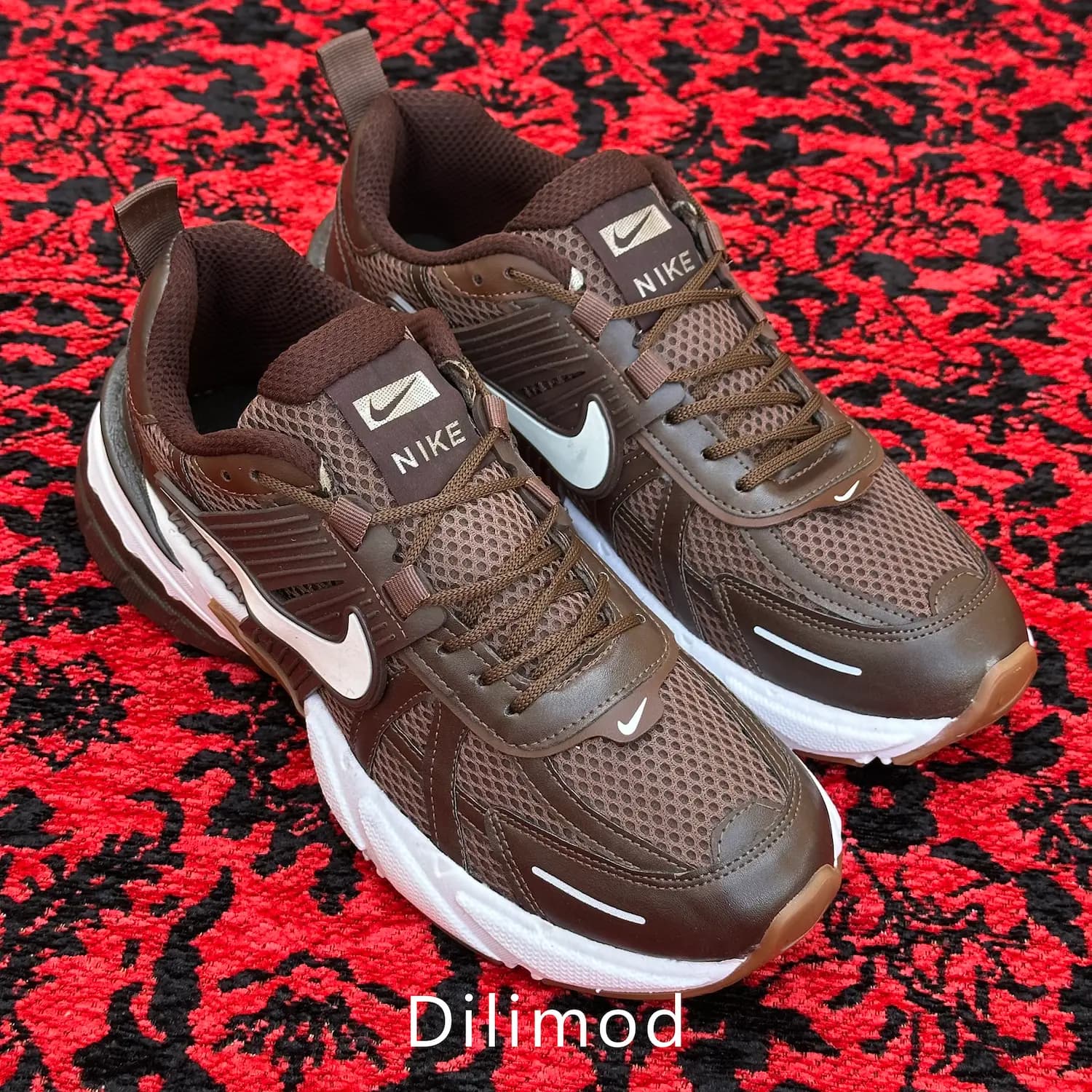 کفش کتانی مردانه نایک v2k قهوه ای سفید — تصویر ۳