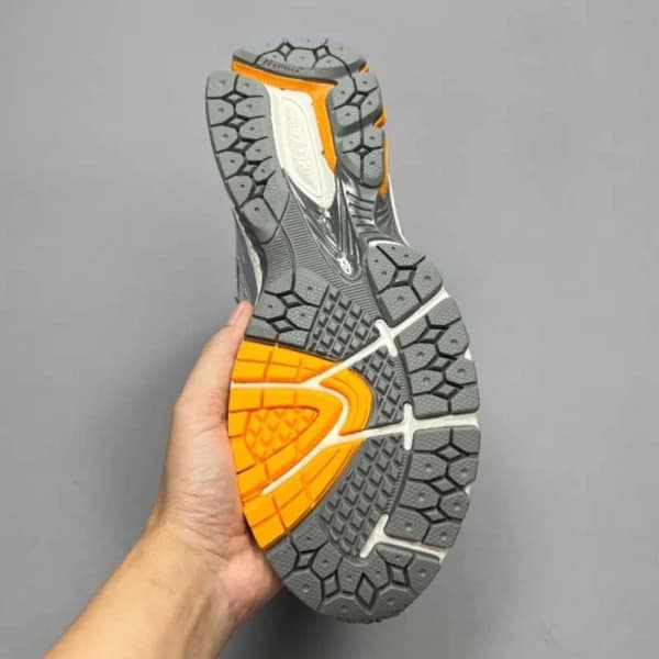 کفش نیوبالانس New Balance 1906R Silver Orange M1906RWM — تصویر ۳