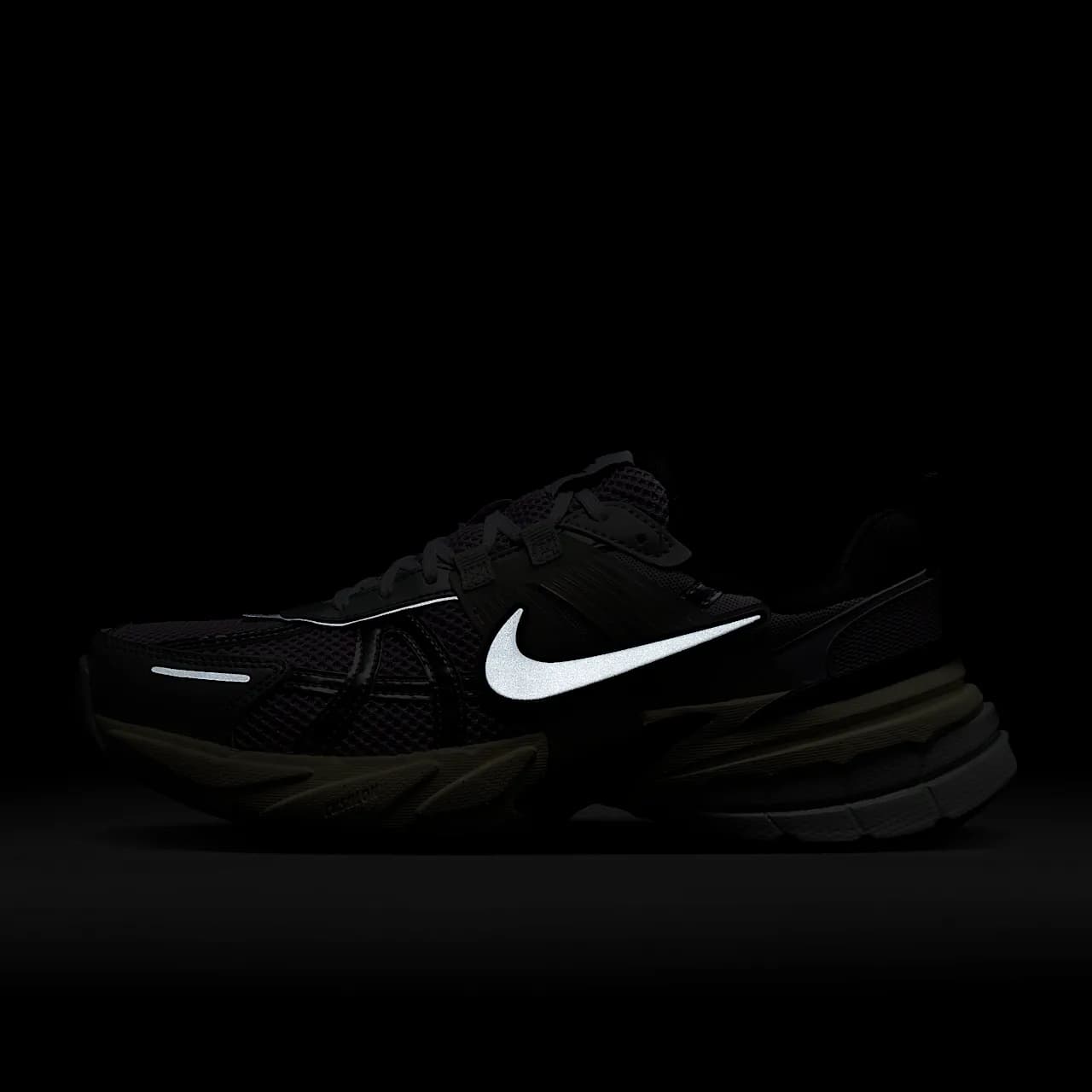 Nike V2K Run — تصویر ۳