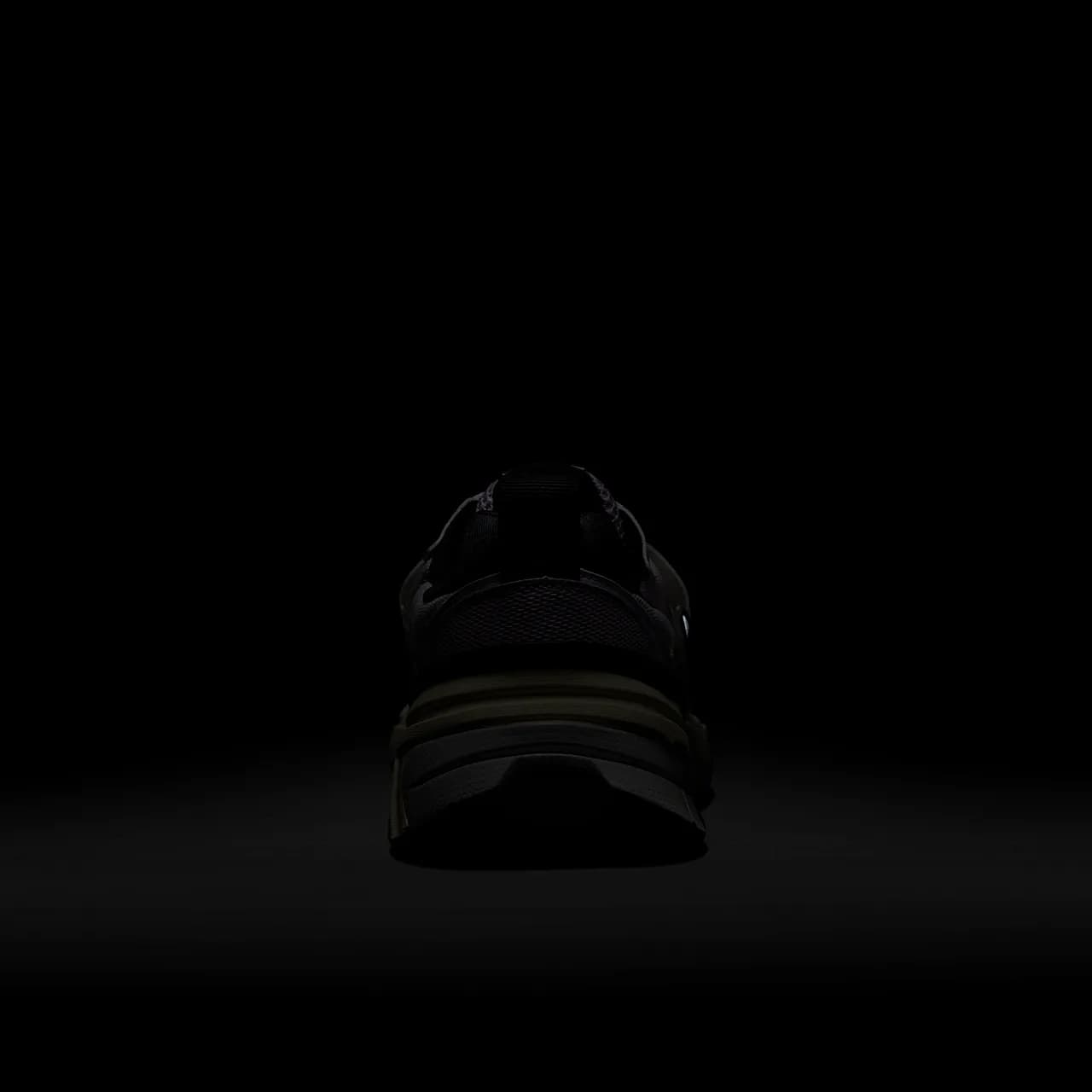 Nike V2K Run — تصویر ۲
