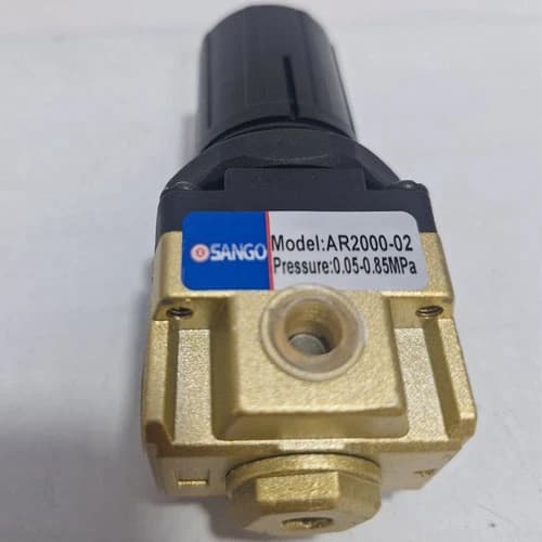 رگلاتور پنوماتیک سانگو طرح SMC مدل AR با گیج و براکت — تصویر ۳