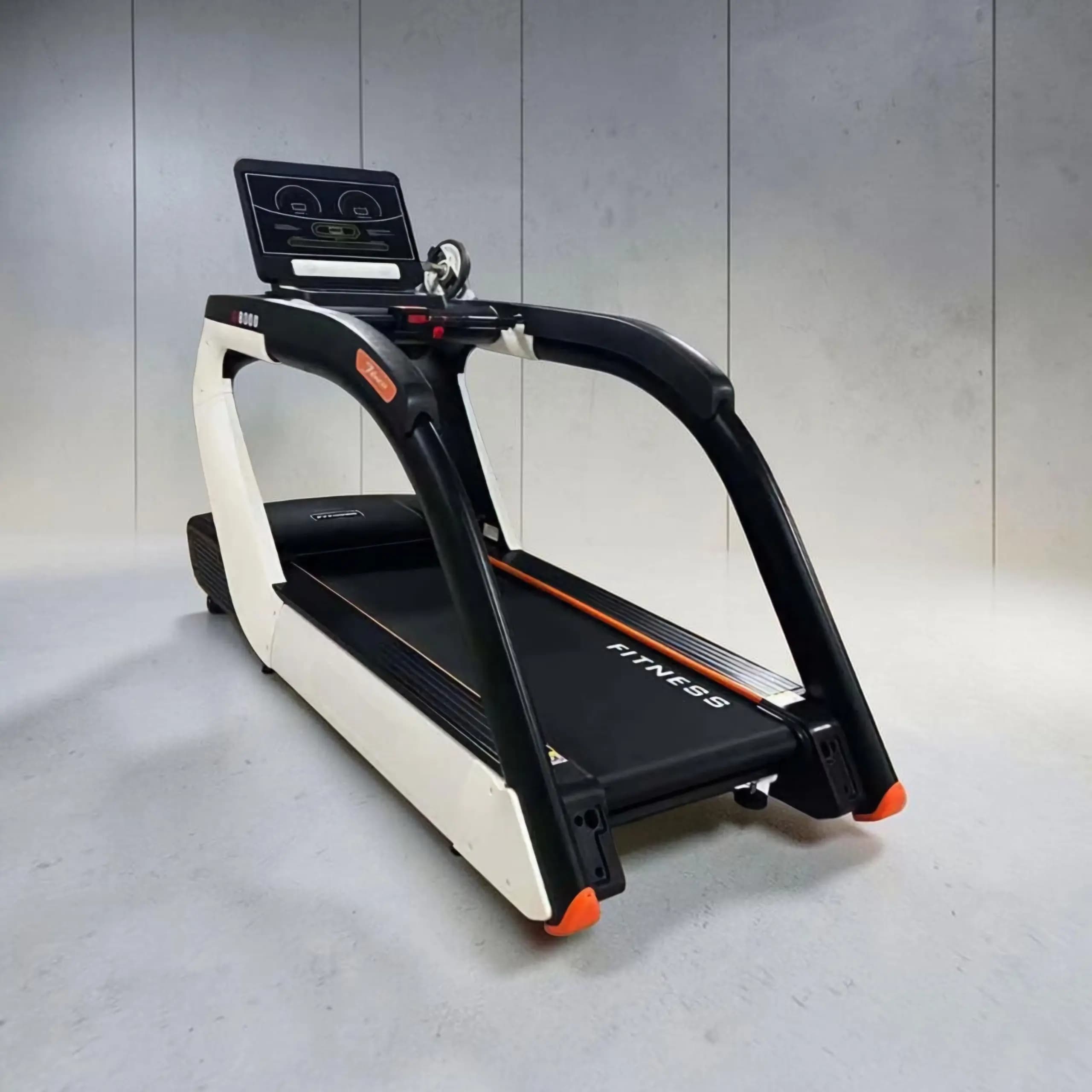 تردمیل باشگاهی EcoFit M8000 — تصویر ۴