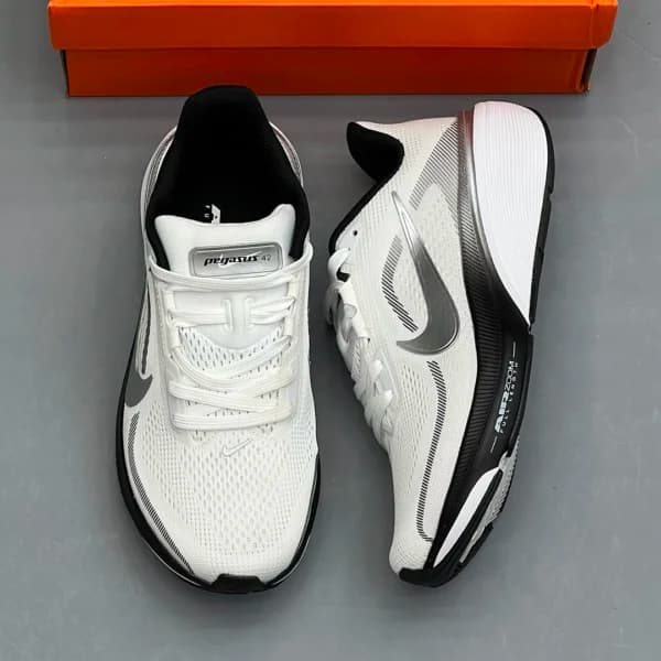 نایک ایر زوم پگاسوس سفید سیلور مشکی Nike Air Zoom Pegasus 42 — تصویر ۲