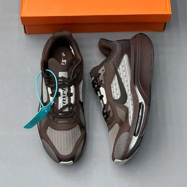نایک پگاسوس پلاس قهوه‌ای شکلاتی Nike Pegasus Plus 2 — تصویر ۲