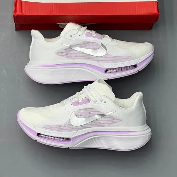 نایک پگاسوس پلاس سفید یاسی نقره‌ای Nike Pegasus Plus 2