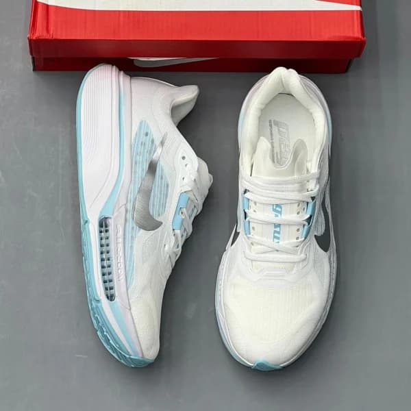 نایک پگاسوس پلاس سفید فیروزهای Nike Pegasus Plus 2 — تصویر ۲