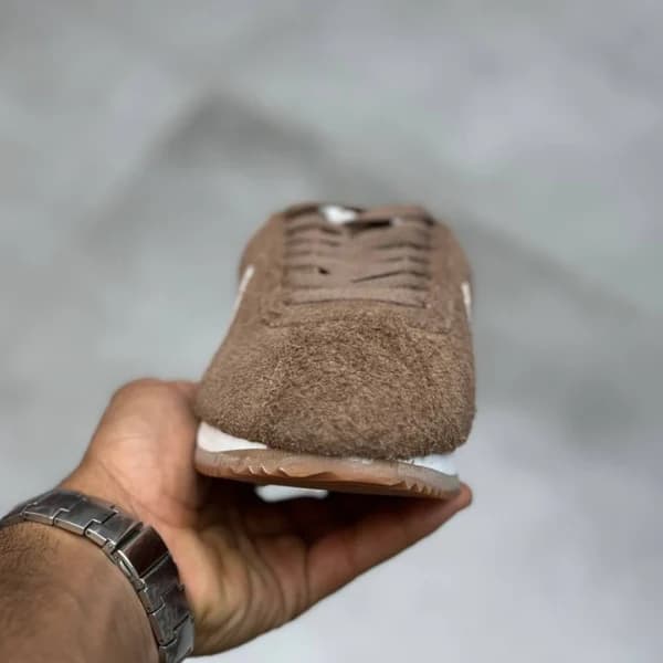 نایک کورتز قهوه‌ای سفید Nike Cortez Vintage Medium Curry FJ2530-200 — تصویر ۷