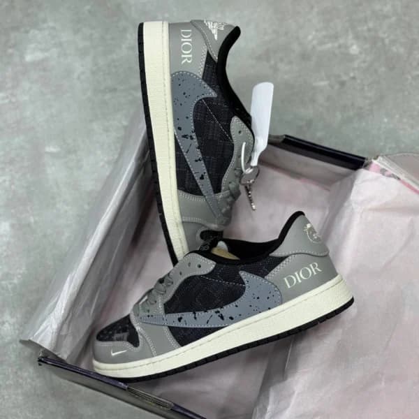 نایک ایر جردن وان لو دیور خاکستری Nike Air Jordan 1 Low Dior Grey Black — تصویر ۵
