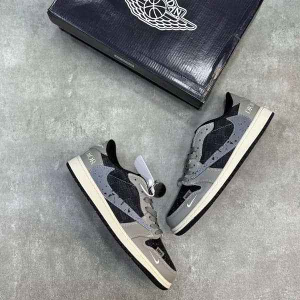 نایک ایر جردن وان لو دیور خاکستری Nike Air Jordan 1 Low Dior Grey Black — تصویر ۳