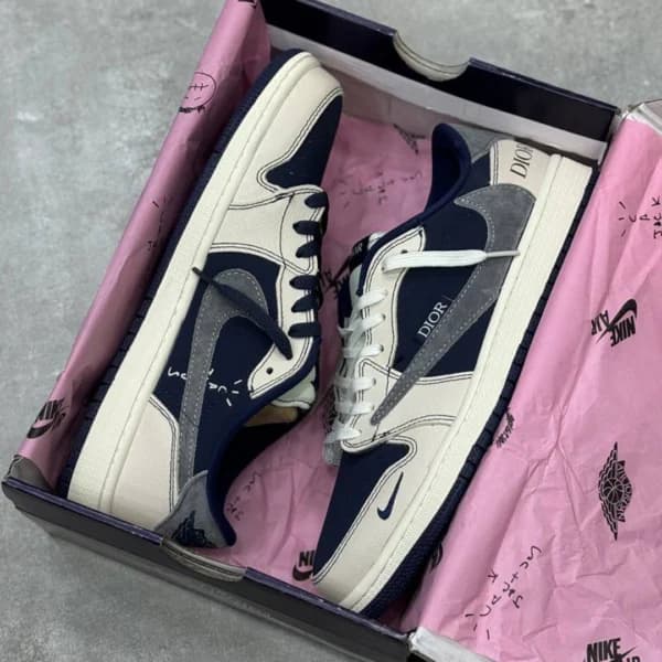 نایک ایر جردن وان لو دیور کرم سرمه ای خاکستری Nike Air Jordan 1 Low Dior Cream Navy Grey — تصویر ۴