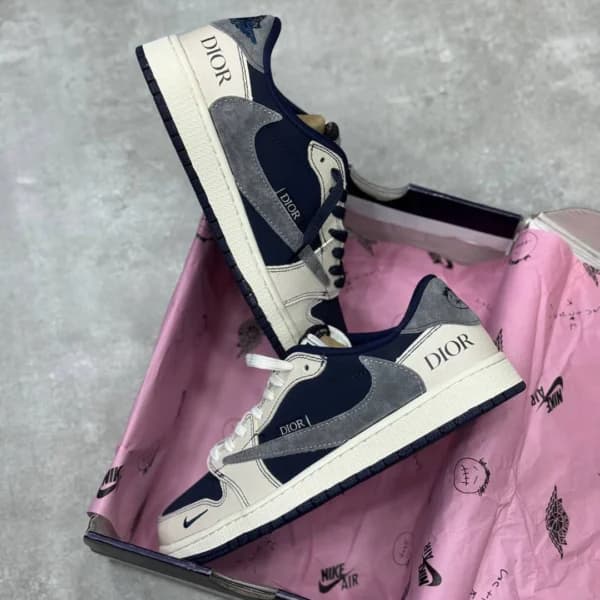 نایک ایر جردن وان لو دیور کرم سرمه ای خاکستری Nike Air Jordan 1 Low Dior Cream Navy Grey — تصویر ۵