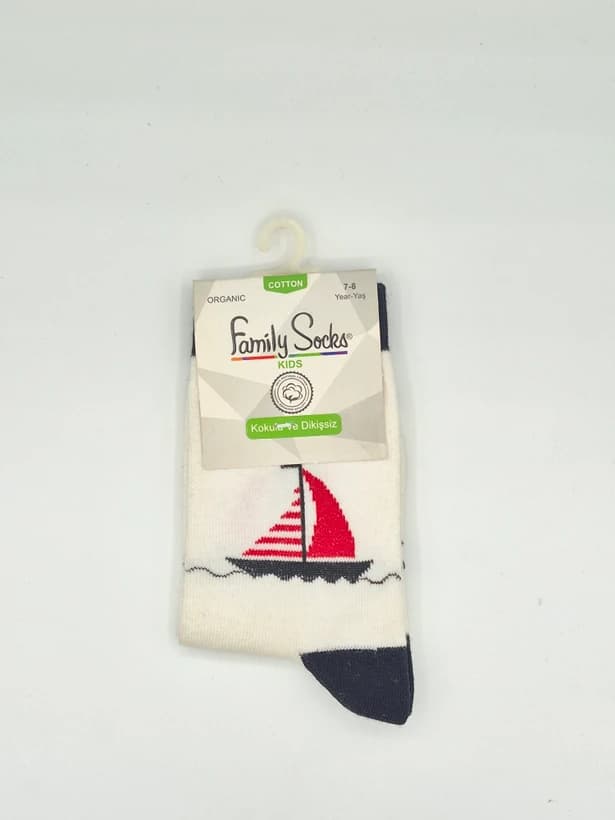 جوراب ساق بلند طرحدار family socks برای سن ۵ تا۱۲سال