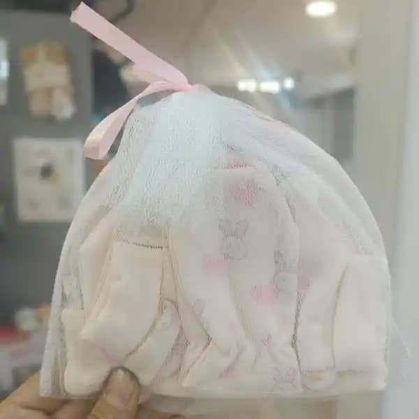 ست کلاه و دستکش و پاپوش نوزاد